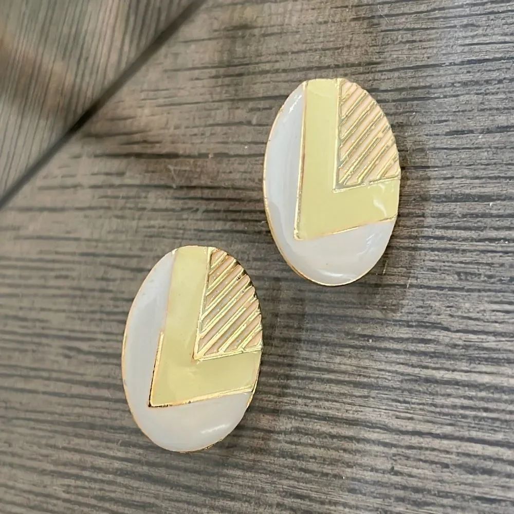 Vintage Oval Pastel Enamel Earrings 1980’s